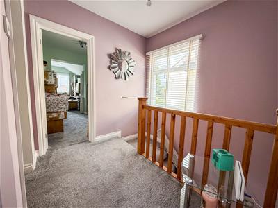 FIRST FLOOR LANDING